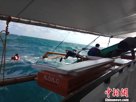 圖為救助現(xiàn)場。 中交公路規(guī)劃設(shè)計院有限公司 攝